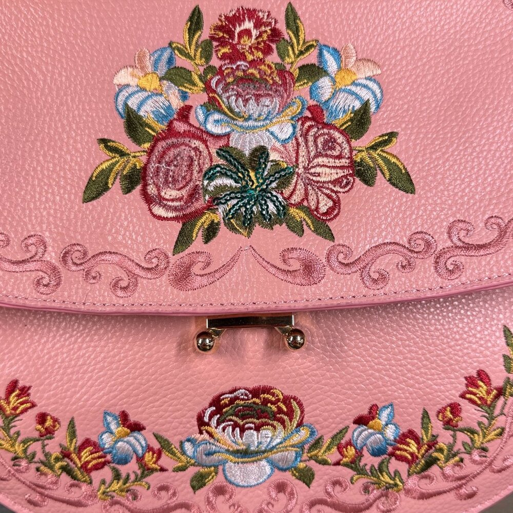 Sharif Legacy Leather Embroidered Shoulder Crossbody Saddle Bag - Sample Bag - Picture 4 of 15